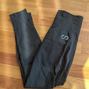 CNC Seamless Black Leggings with Booty Scrunch L